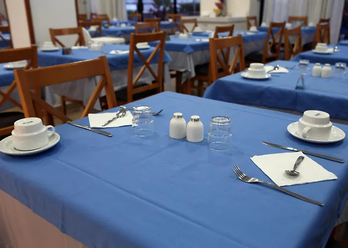 Hotel-apartamentos Andorra מלון דירות 3*